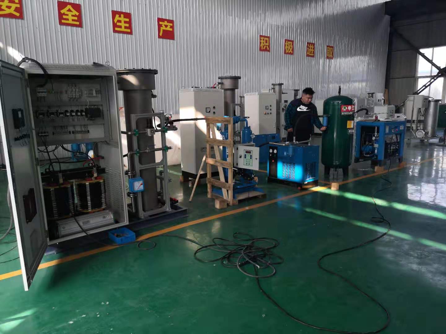菏澤化（huà）工集團2kg臭氧發生器調試階段(圖1)